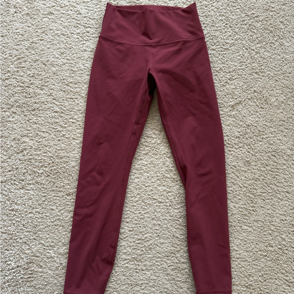 Lululemon Wunder Under High-Rise Tight 25"
Color: Mulled Wine
Size: 6